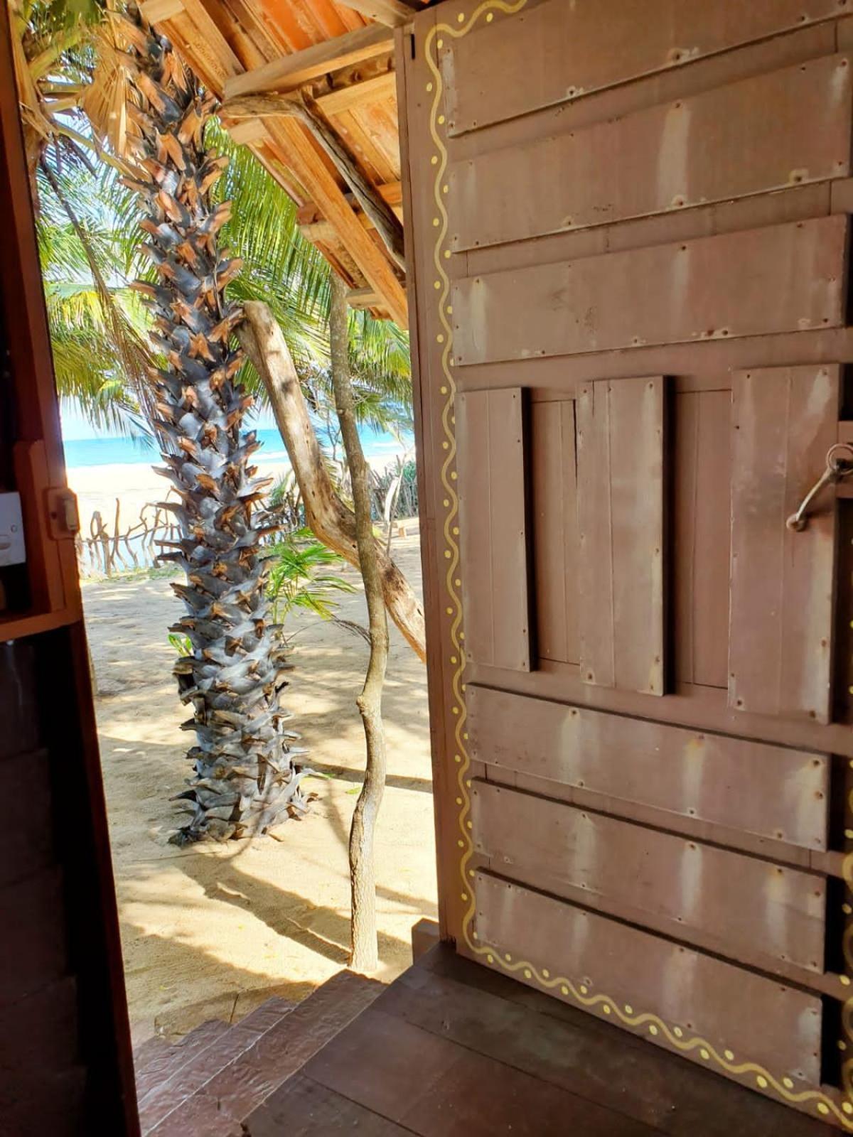 Light House Beach Hut Komari エクステリア 写真