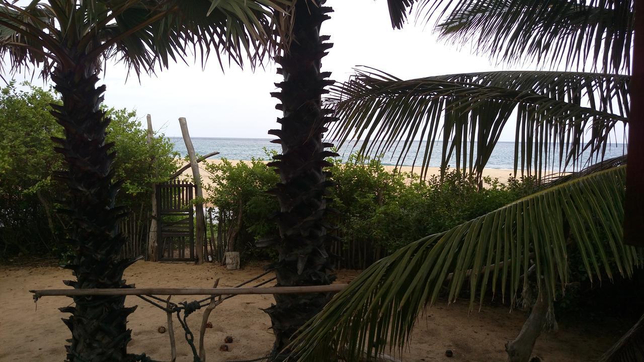 Light House Beach Hut Komari エクステリア 写真