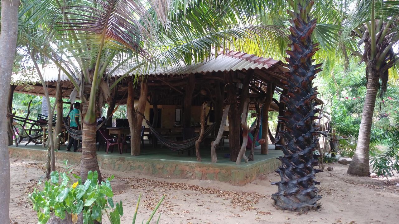 Light House Beach Hut Komari エクステリア 写真
